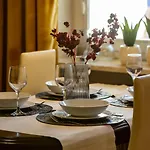 Mokotow Bluszczanska By Renters * Varsovie