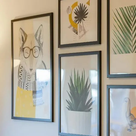 Mokotow Bluszczanska By Renters アパート