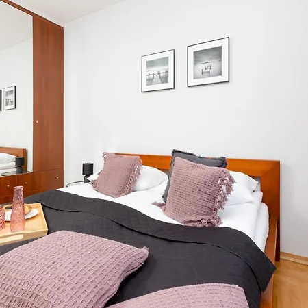 Mokotow Bluszczanska By Renters شقة *