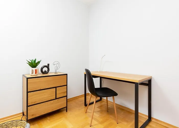 Mokotow Bluszczanska By Renters *