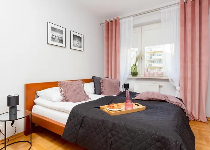 Mokotow Bluszczanska By Renters شقة وارسو