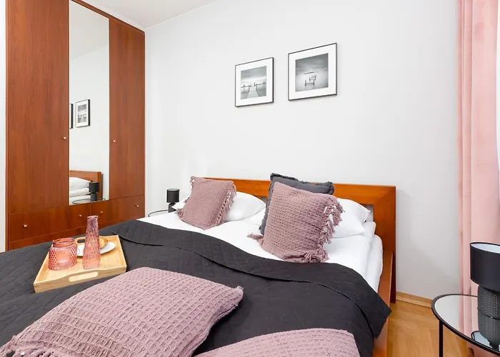 Mokotow Bluszczanska By Renters شقة *