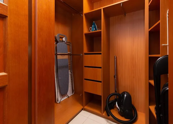 Mokotow Bluszczanska By Renters Apartman