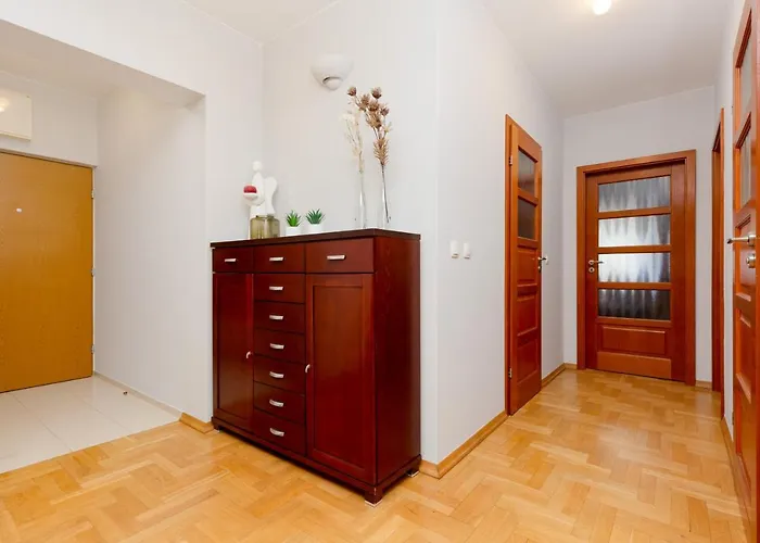 Mokotow Bluszczanska By Renters شقة وارسو