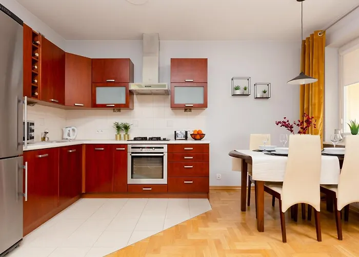 Mokotow Bluszczanska By Renters * وارسو