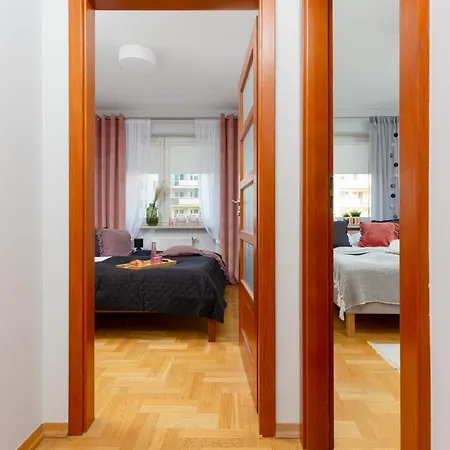 公寓 Mokotow Bluszczanska By Renters *