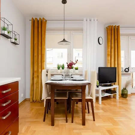 Mokotow Bluszczanska By Renters 公寓