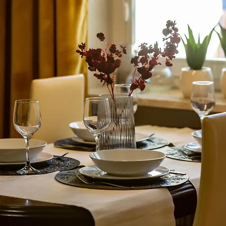 Mokotow Bluszczanska By Renters * Warszawa